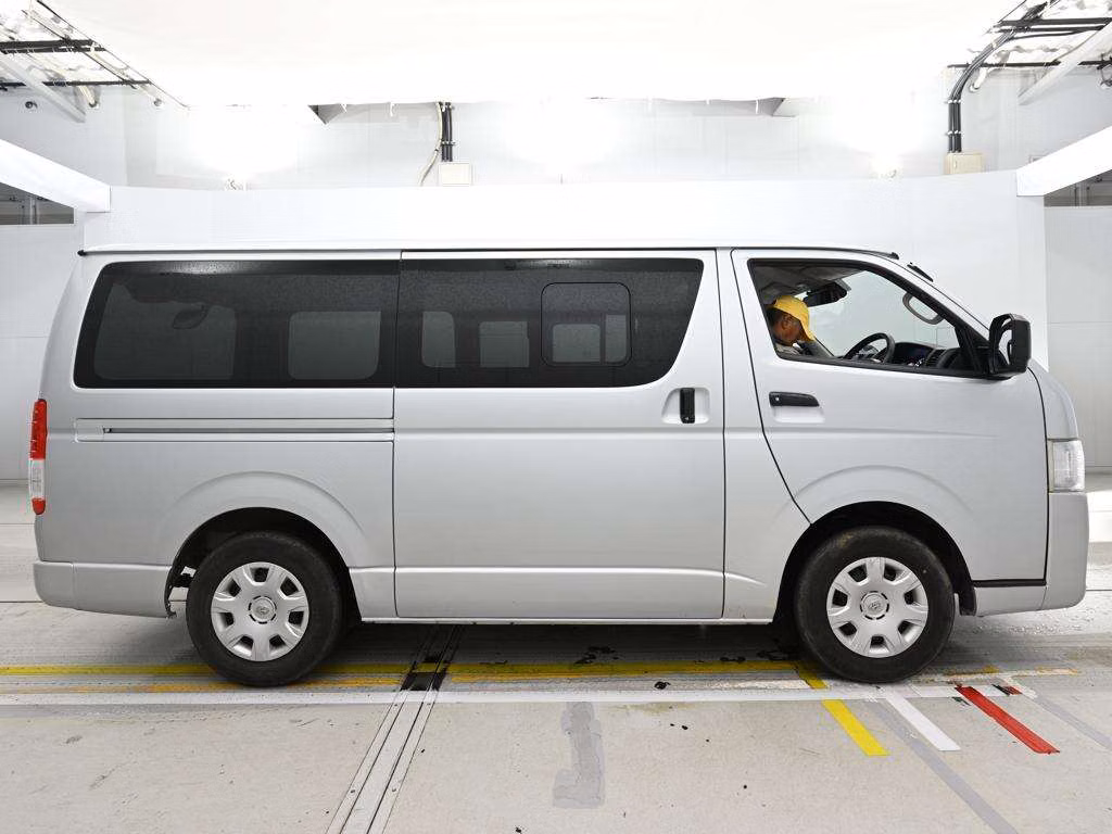 TOYOTA REGIUS ACE