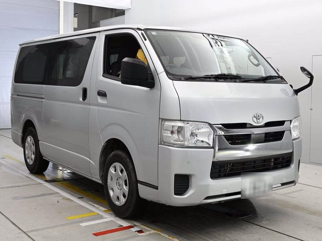TOYOTA REGIUS ACE