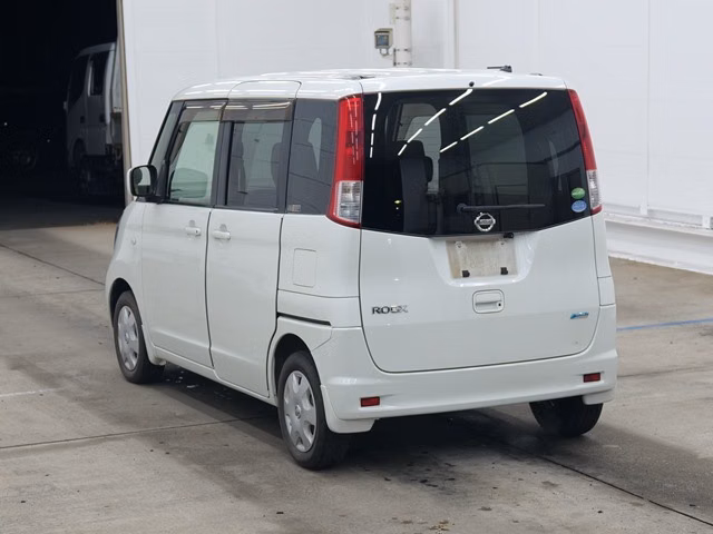 NISSAN ROOX