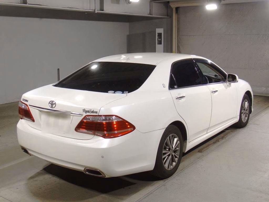 TOYOTA CROWN