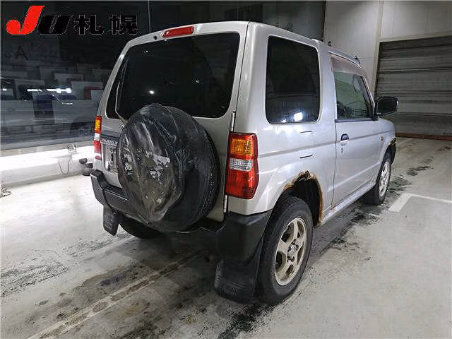 MITSUBISHI PAJERO MINI