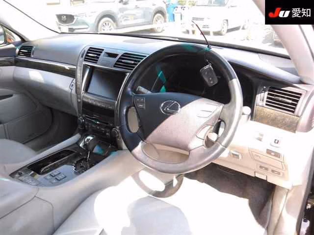 LEXUS LS460