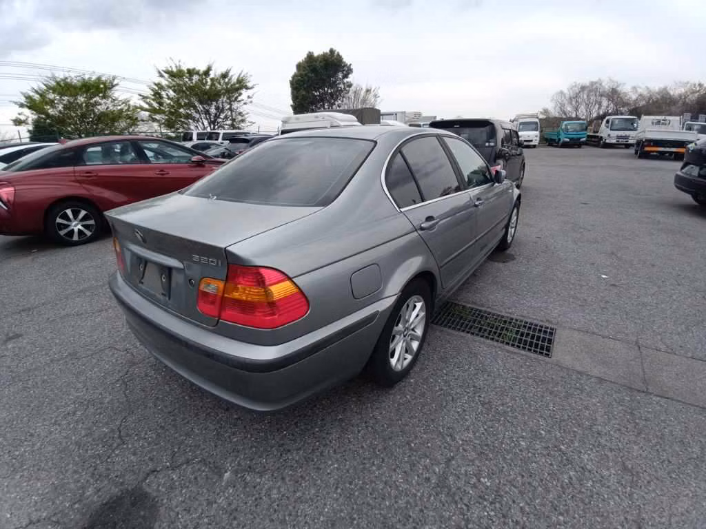 BMW 3-SERIES