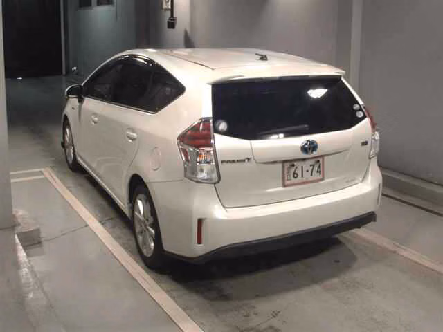 TOYOTA PRIUS ALPHA