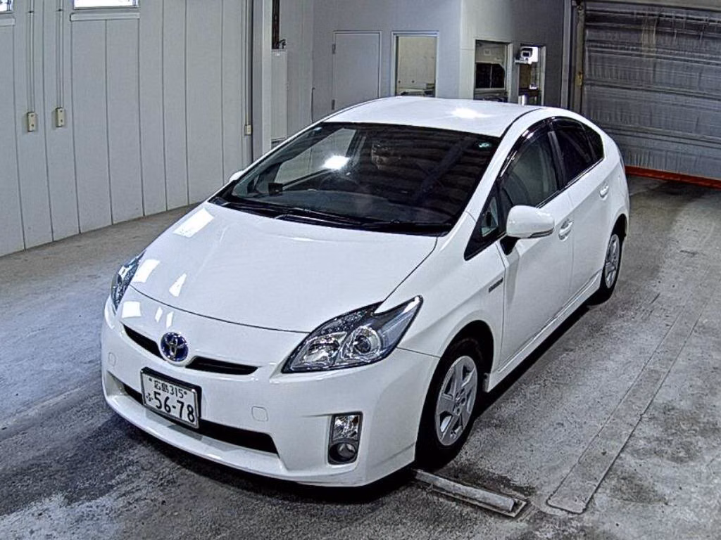 TOYOTA PRIUS