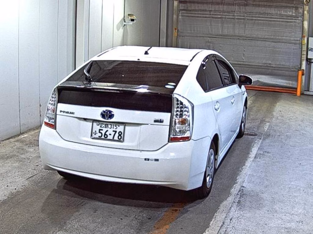 TOYOTA PRIUS