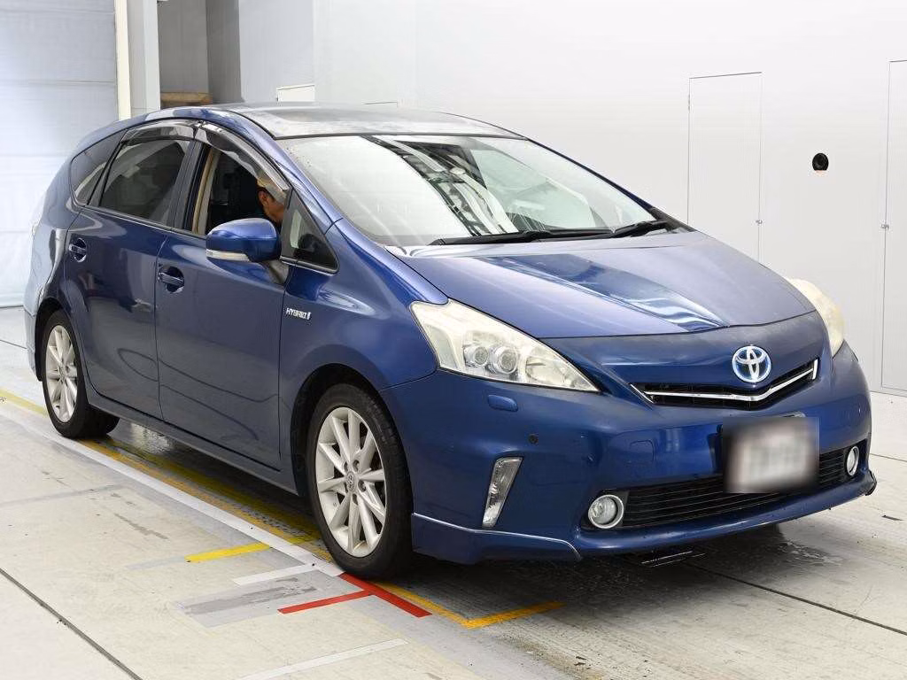 TOYOTA PRIUS ALPHA