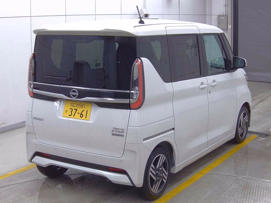 NISSAN ROOX