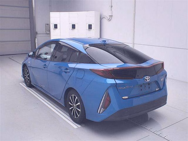 TOYOTA PRIUS PHV