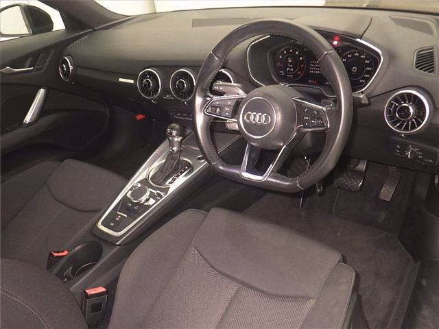 AUDI TT