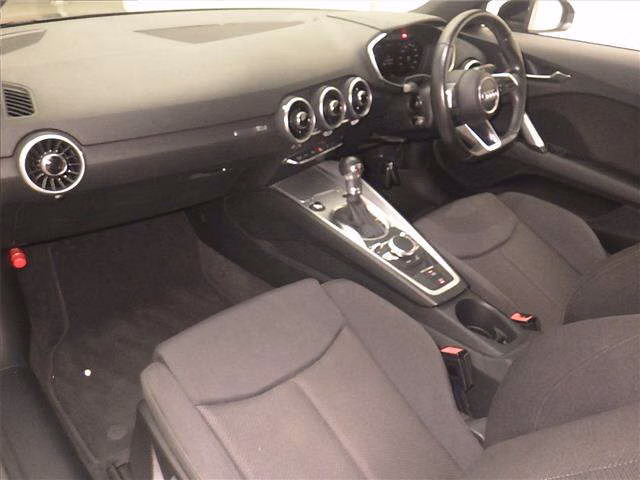 AUDI TT