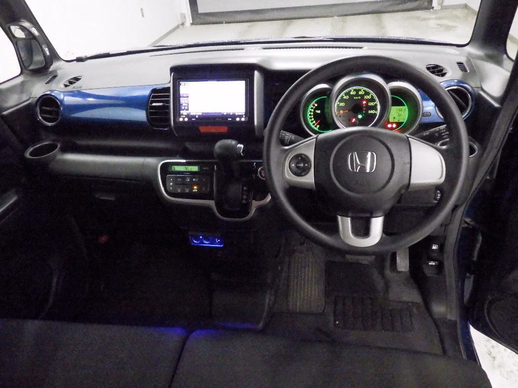 HONDA N-BOX+