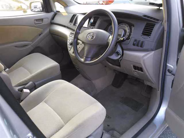 TOYOTA ISIS