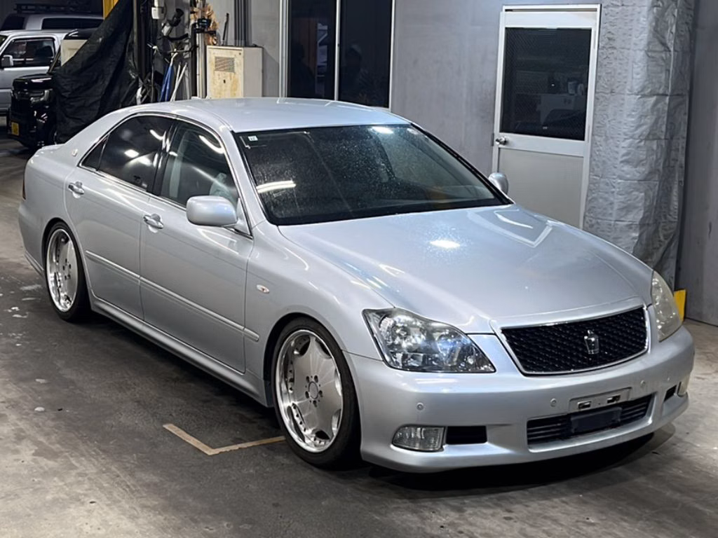TOYOTA CROWN