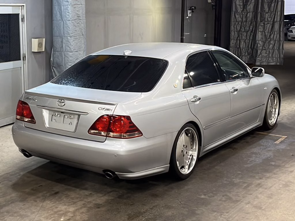 TOYOTA CROWN