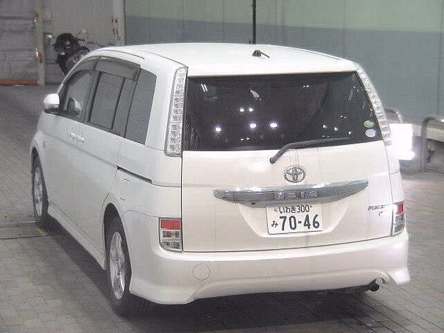 TOYOTA ISIS