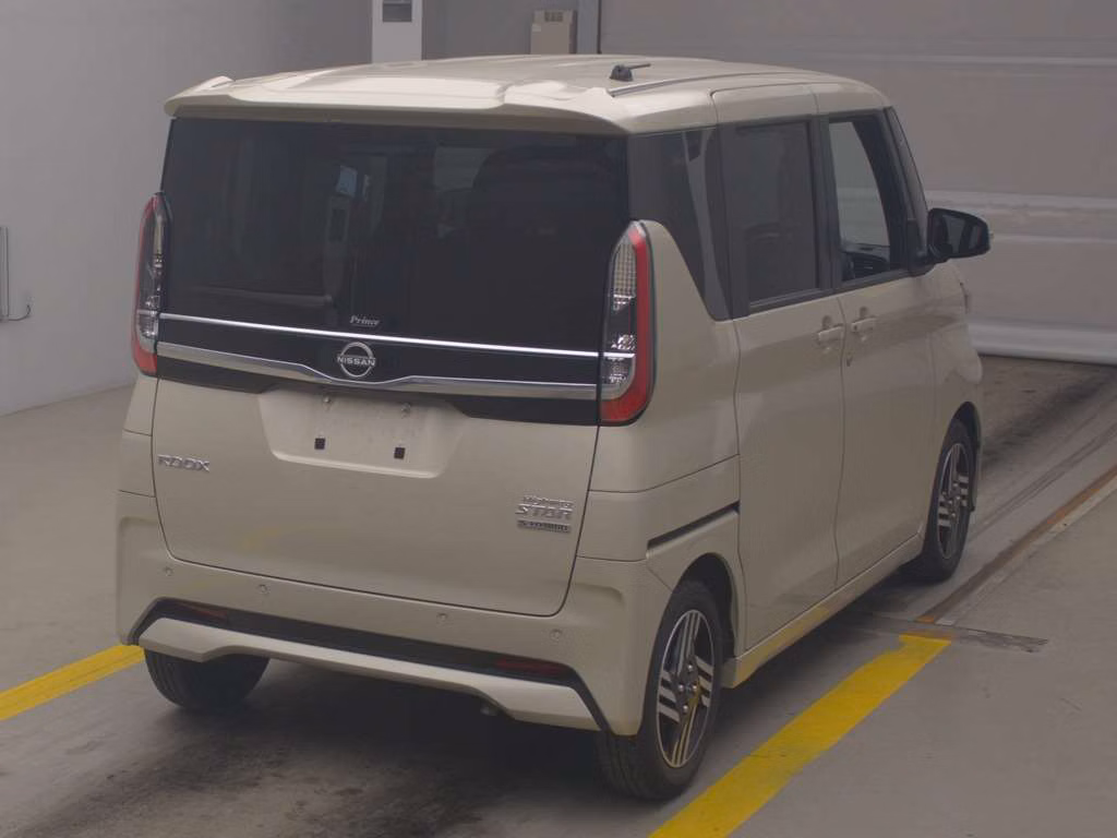 NISSAN ROOX