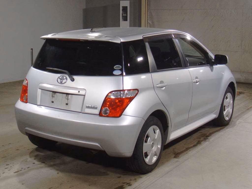 TOYOTA IST