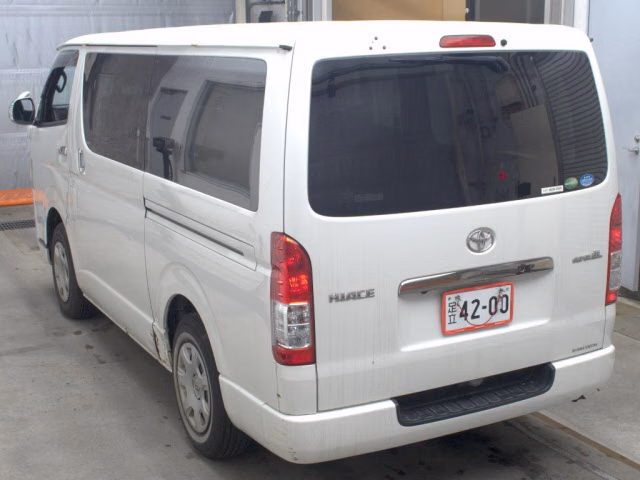 TOYOTA REGIUS ACE