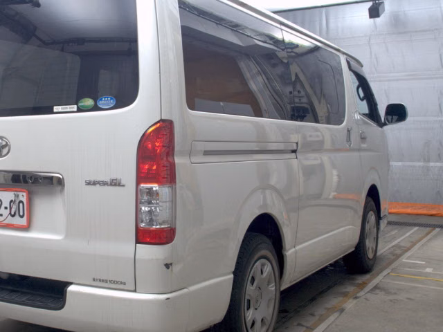TOYOTA REGIUS ACE