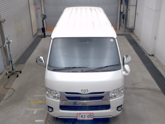 TOYOTA REGIUS ACE