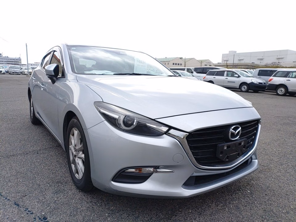 MAZDA AXELA