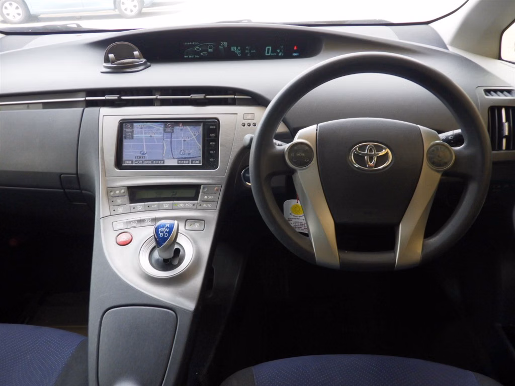 TOYOTA PRIUS