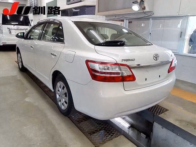 TOYOTA PREMIO