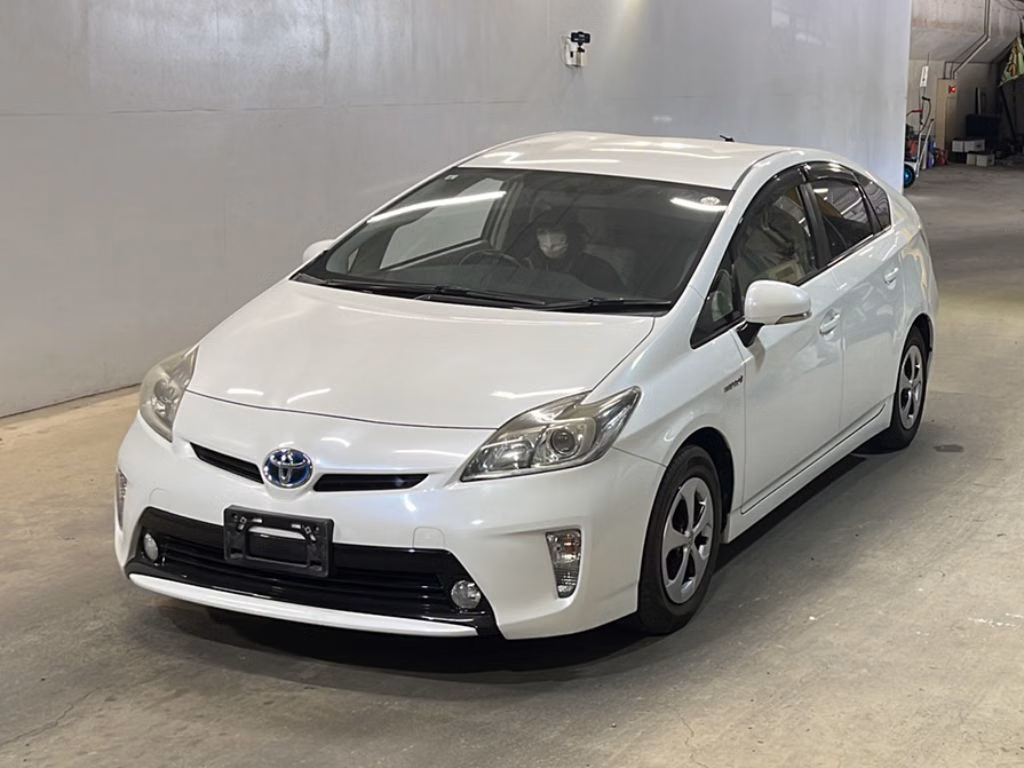 TOYOTA PRIUS
