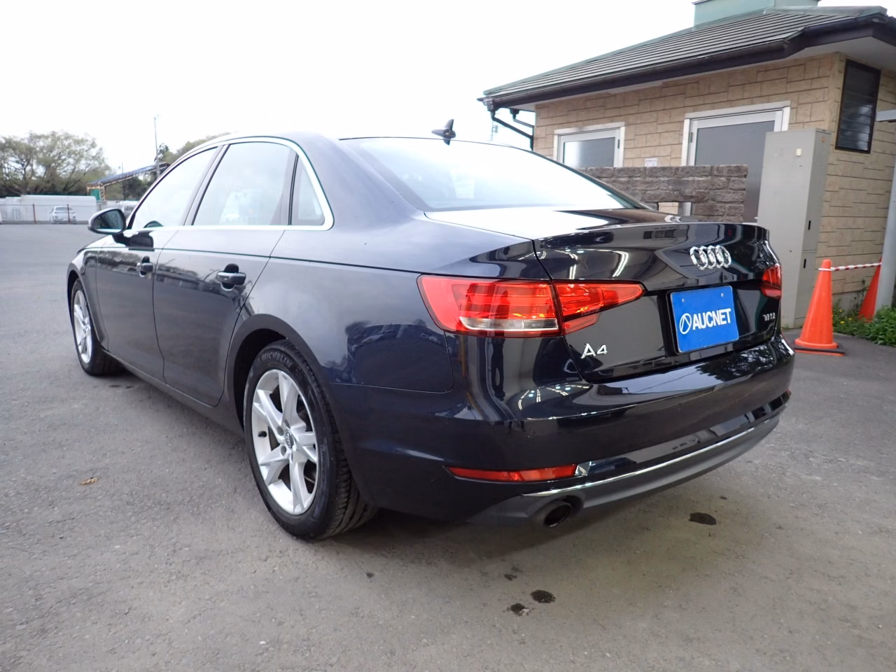 AUDI A4