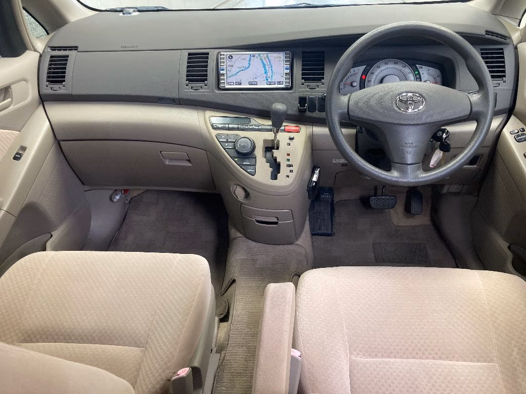 TOYOTA ISIS