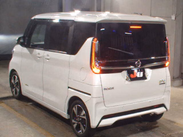 NISSAN ROOX