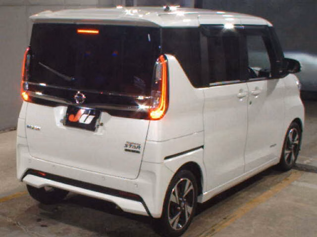 NISSAN ROOX