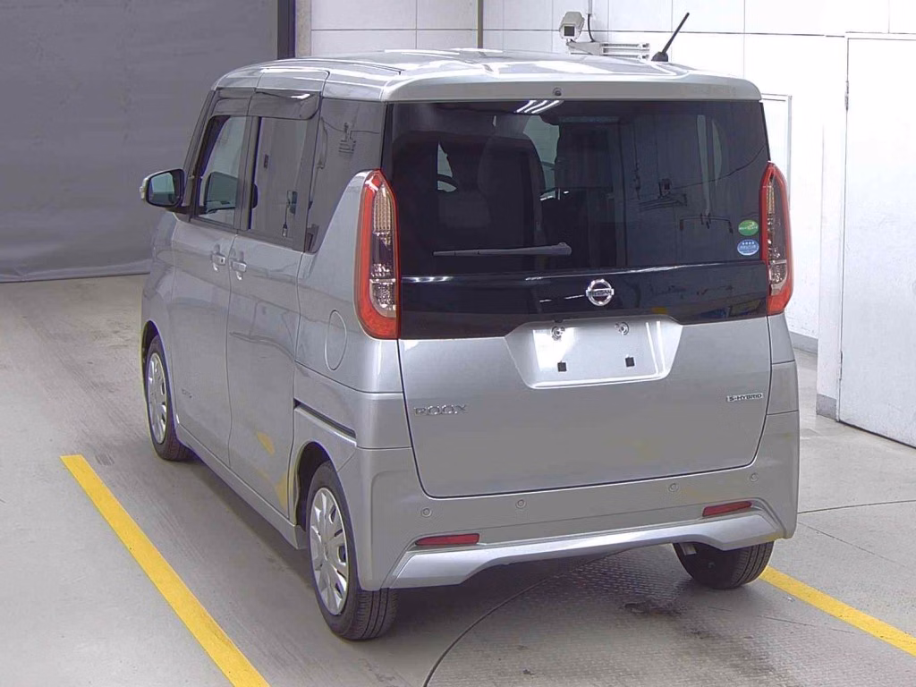 NISSAN ROOX