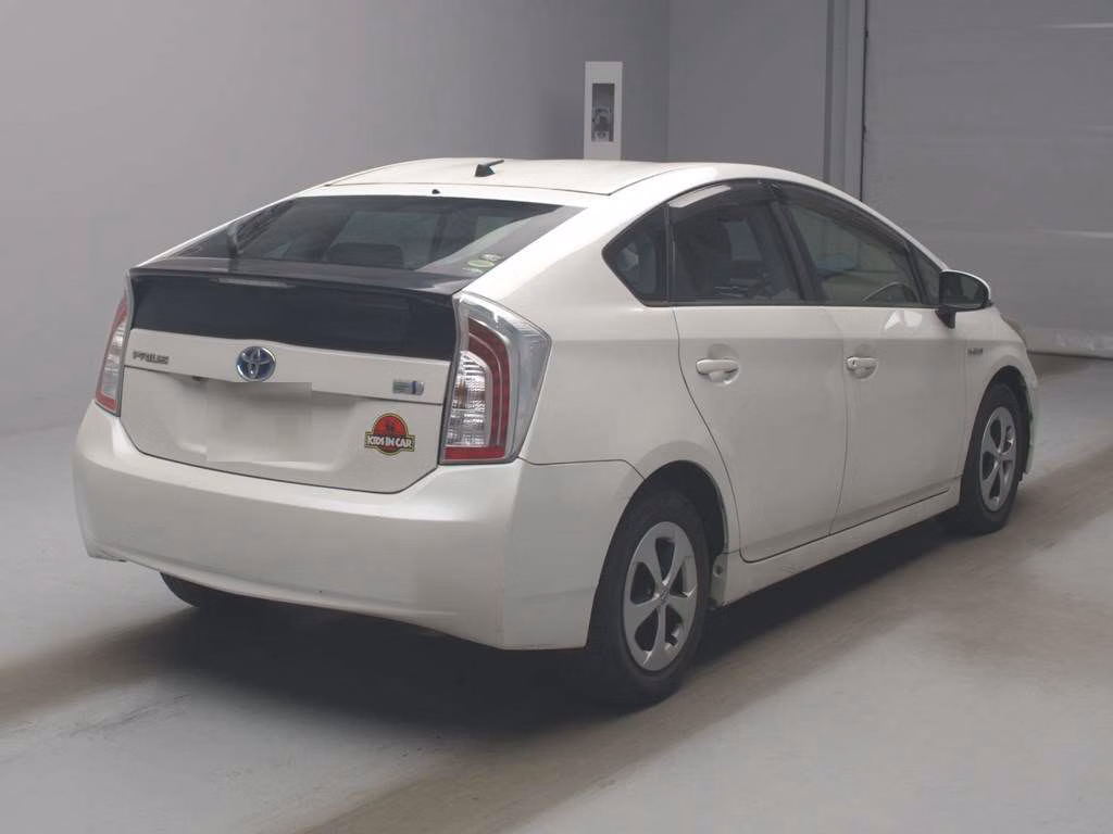 TOYOTA PRIUS