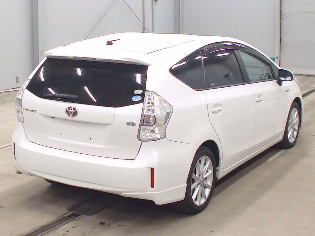 TOYOTA PRIUS ALPHA