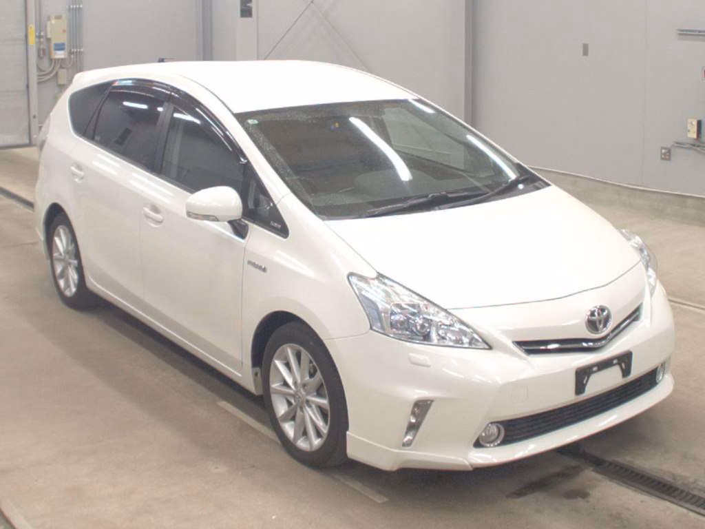 TOYOTA PRIUS ALPHA