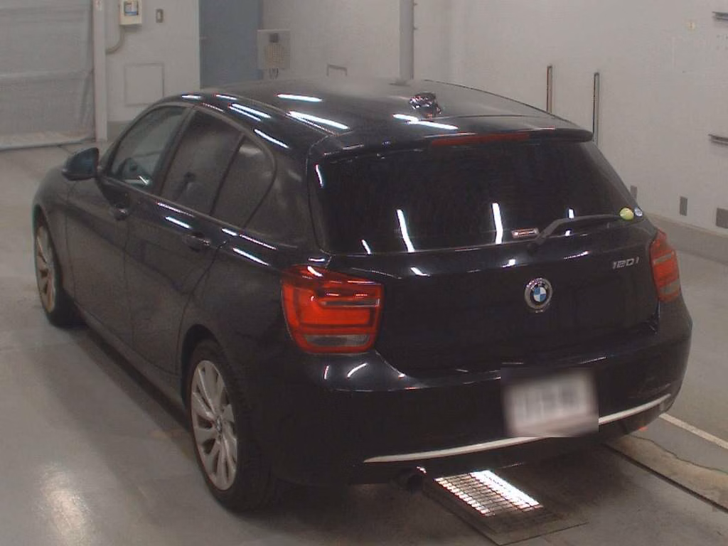 BMW 1-SERIES