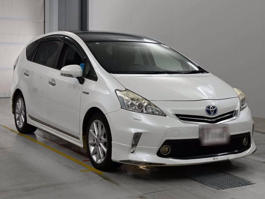 TOYOTA PRIUS ALPHA