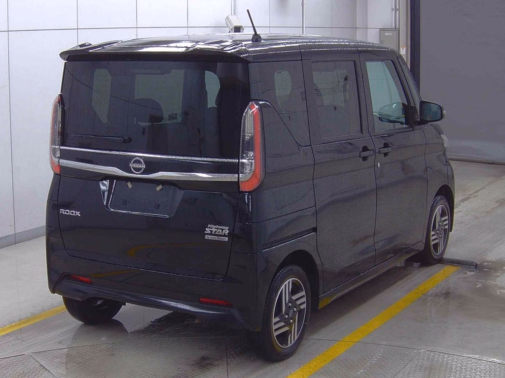 NISSAN ROOX