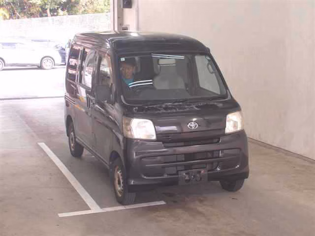 TOYOTA PIXIS VAN