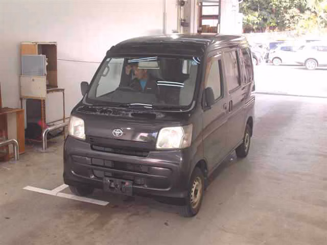 TOYOTA PIXIS VAN