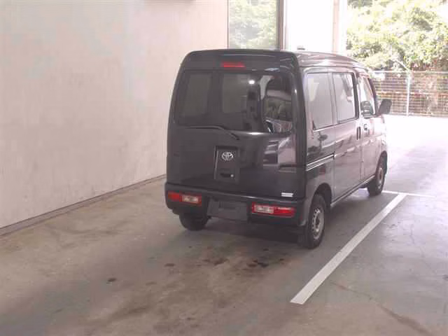 TOYOTA PIXIS VAN