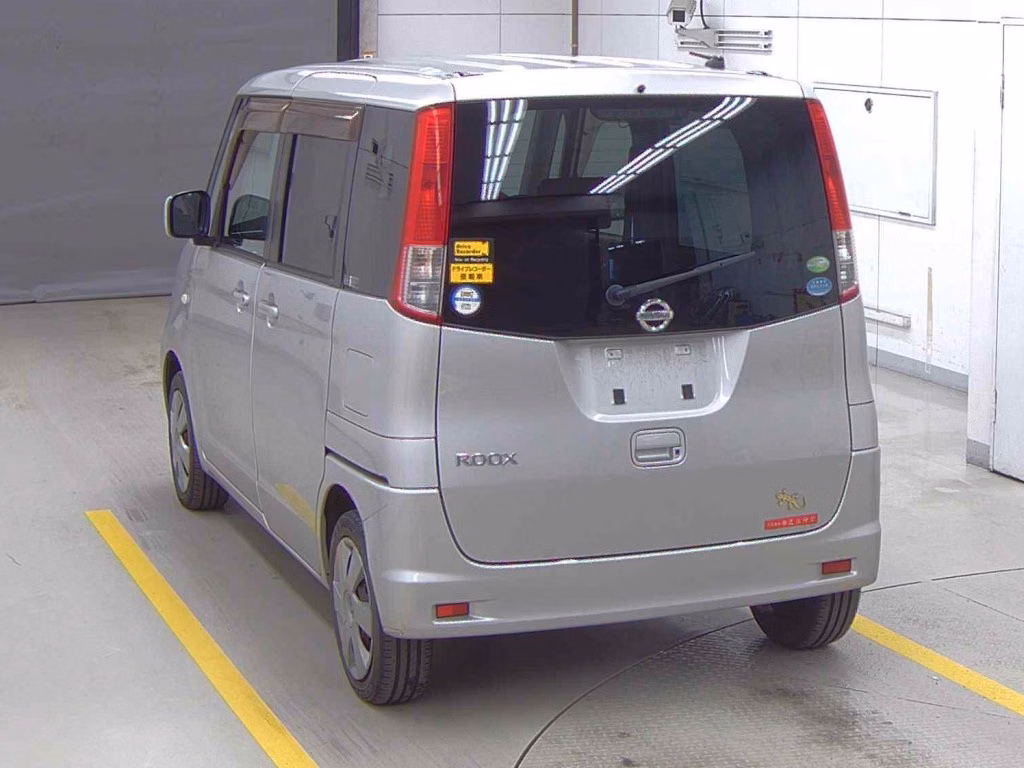 NISSAN ROOX