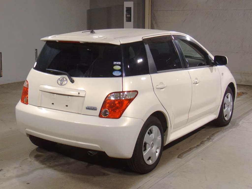 TOYOTA IST