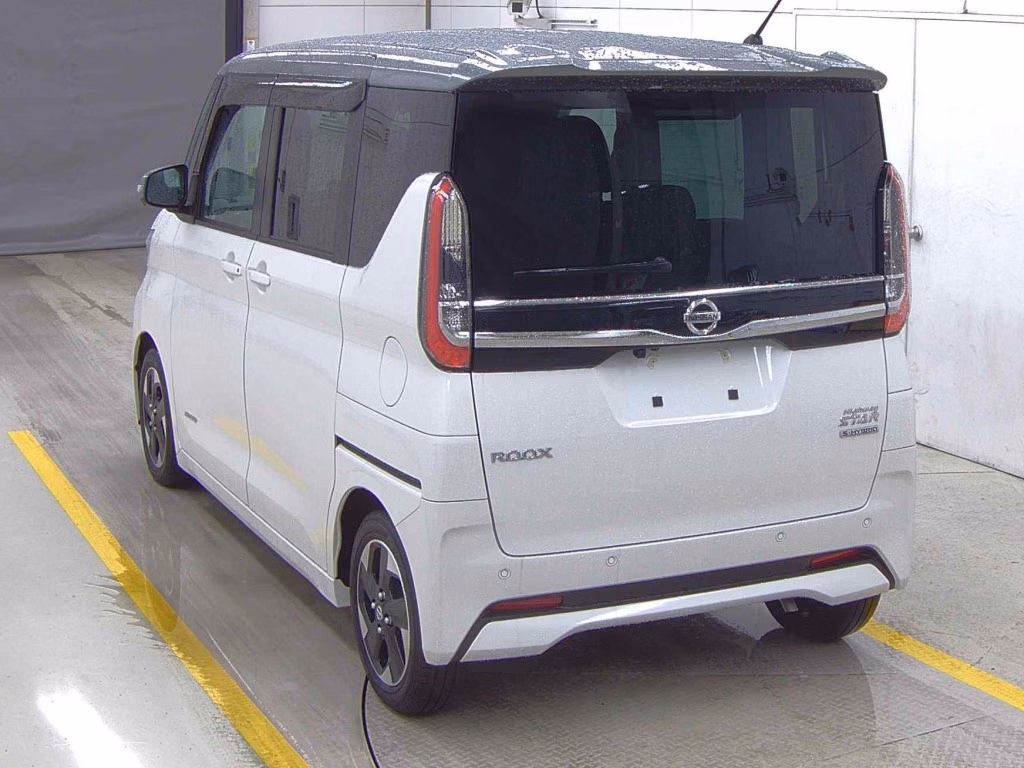 NISSAN ROOX