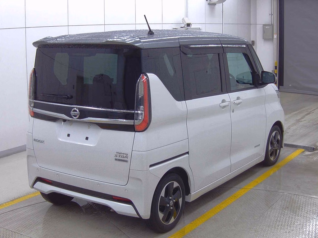NISSAN ROOX