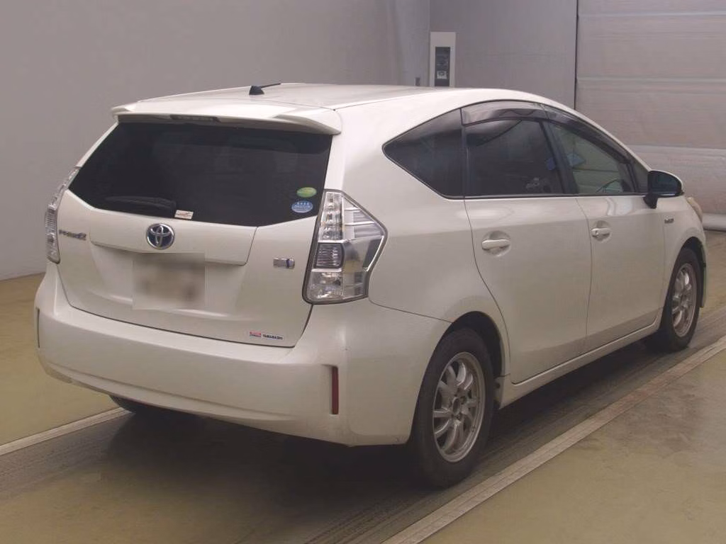 TOYOTA PRIUS ALPHA