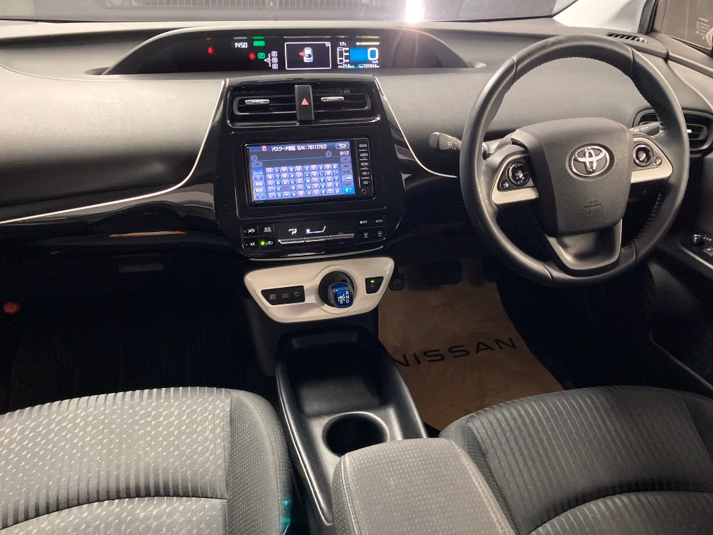 TOYOTA PRIUS