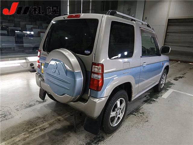 MITSUBISHI PAJERO MINI